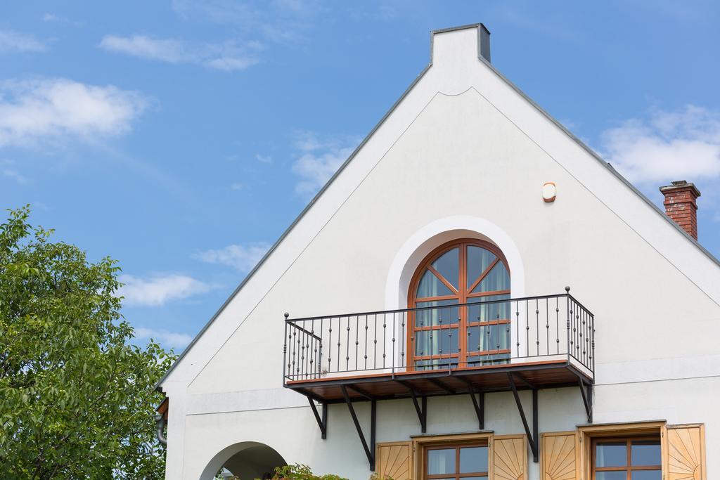 Figula Vendeghaz Hotel Balatonfured Exterior photo
